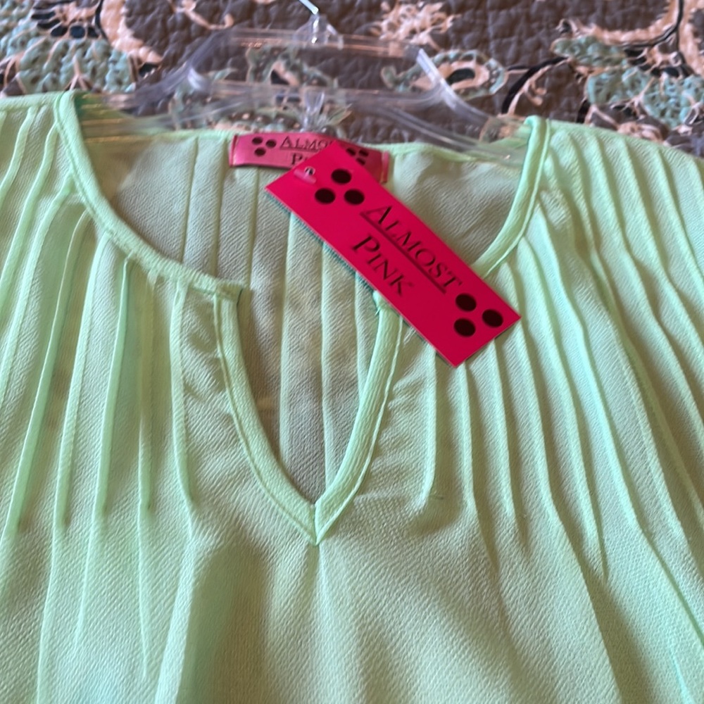 Almost Pink sheer blouse - Picture 4 of 6